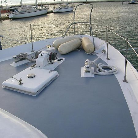 Yacht Bateau Moteur Benetti 19M Hotel Сет Екстериор снимка