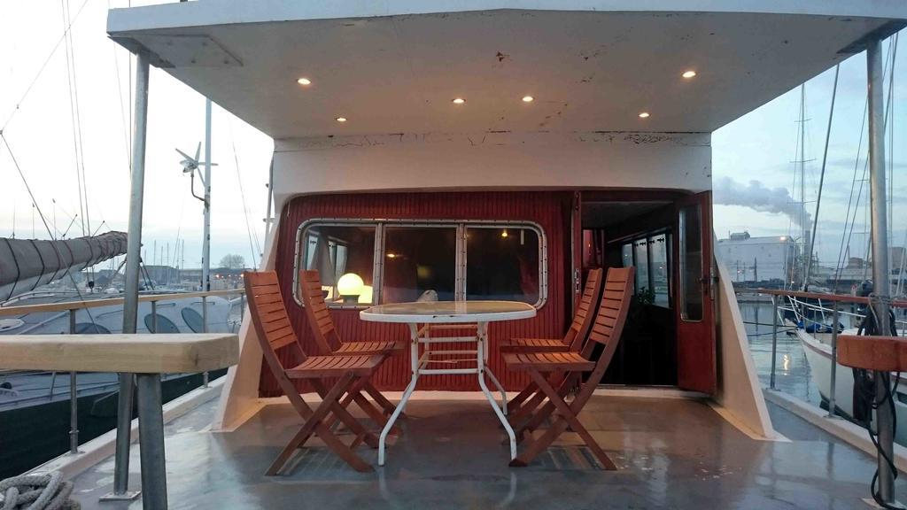 Yacht Bateau Moteur Benetti 19M Hotel Сет Екстериор снимка