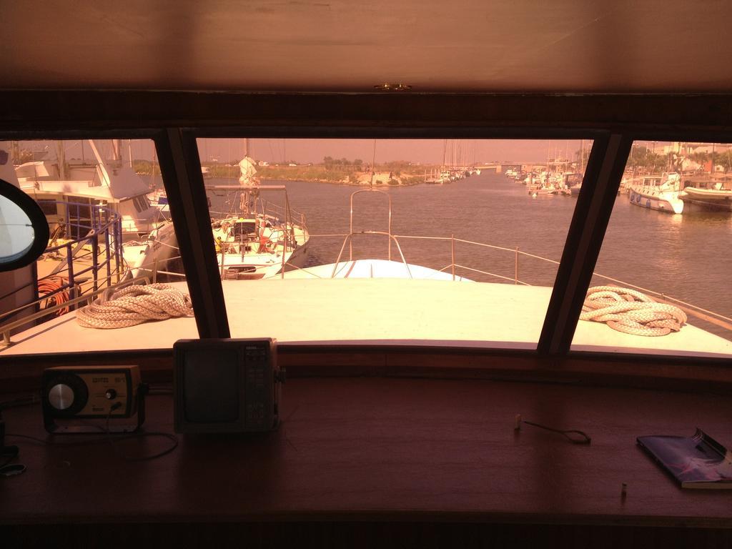 Yacht Bateau Moteur Benetti 19M Hotel Сет Екстериор снимка